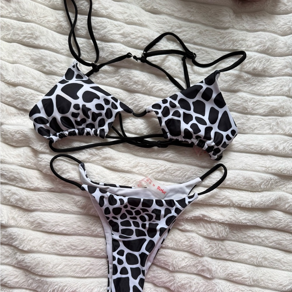 Black & White Giraffe-Print Women's Triangle Bikini Set
